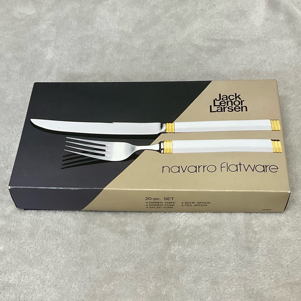 Mikasa Navarro G2590 Flatware 20 Piece Set White & Gold Jack Lenor Larsen